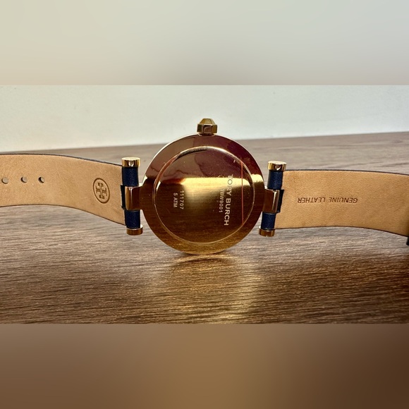 New Tory Burch Women's Classic T Navy Leather Strap Watch 36mm - Picture 9 of 12